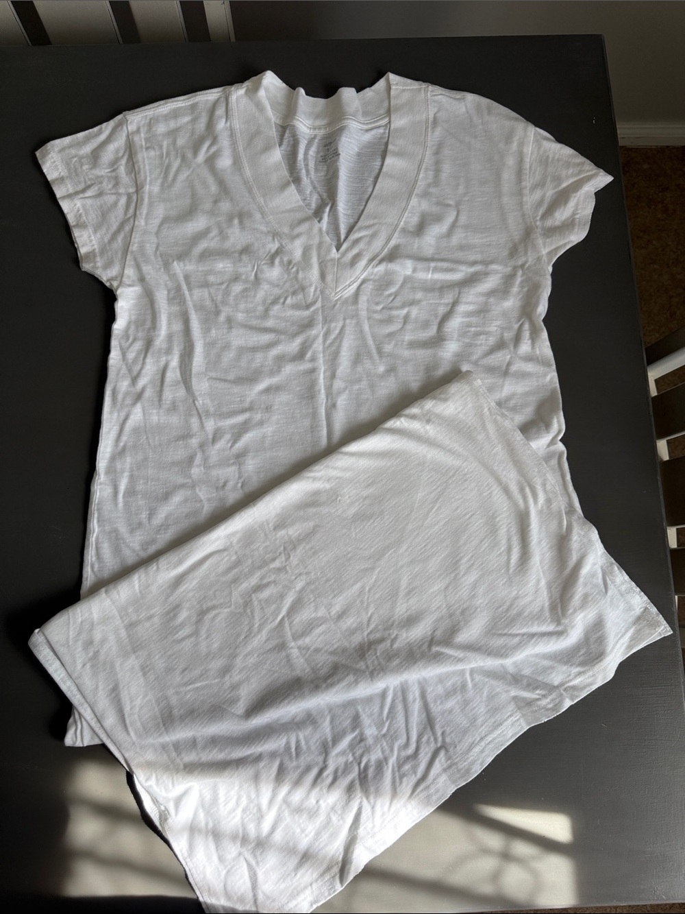 aerie White V-Neck Short Sleeve Tee